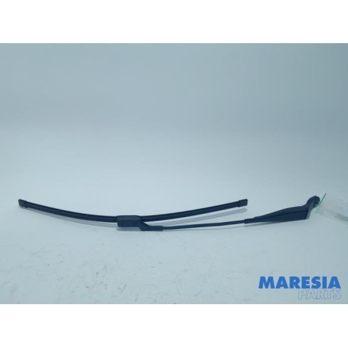 Peugeot - 208 - Front wiper arm