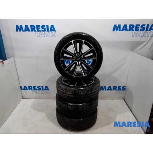 Renault - Megane - Sportvelgenset + banden