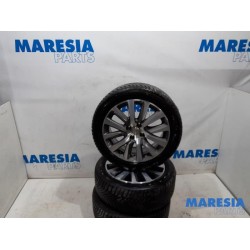 Peugeot - 5008 - Sportvelgenset + winterbanden