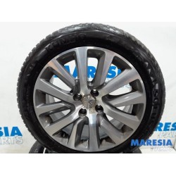 Peugeot - 5008 - Sportvelgenset + winterbanden