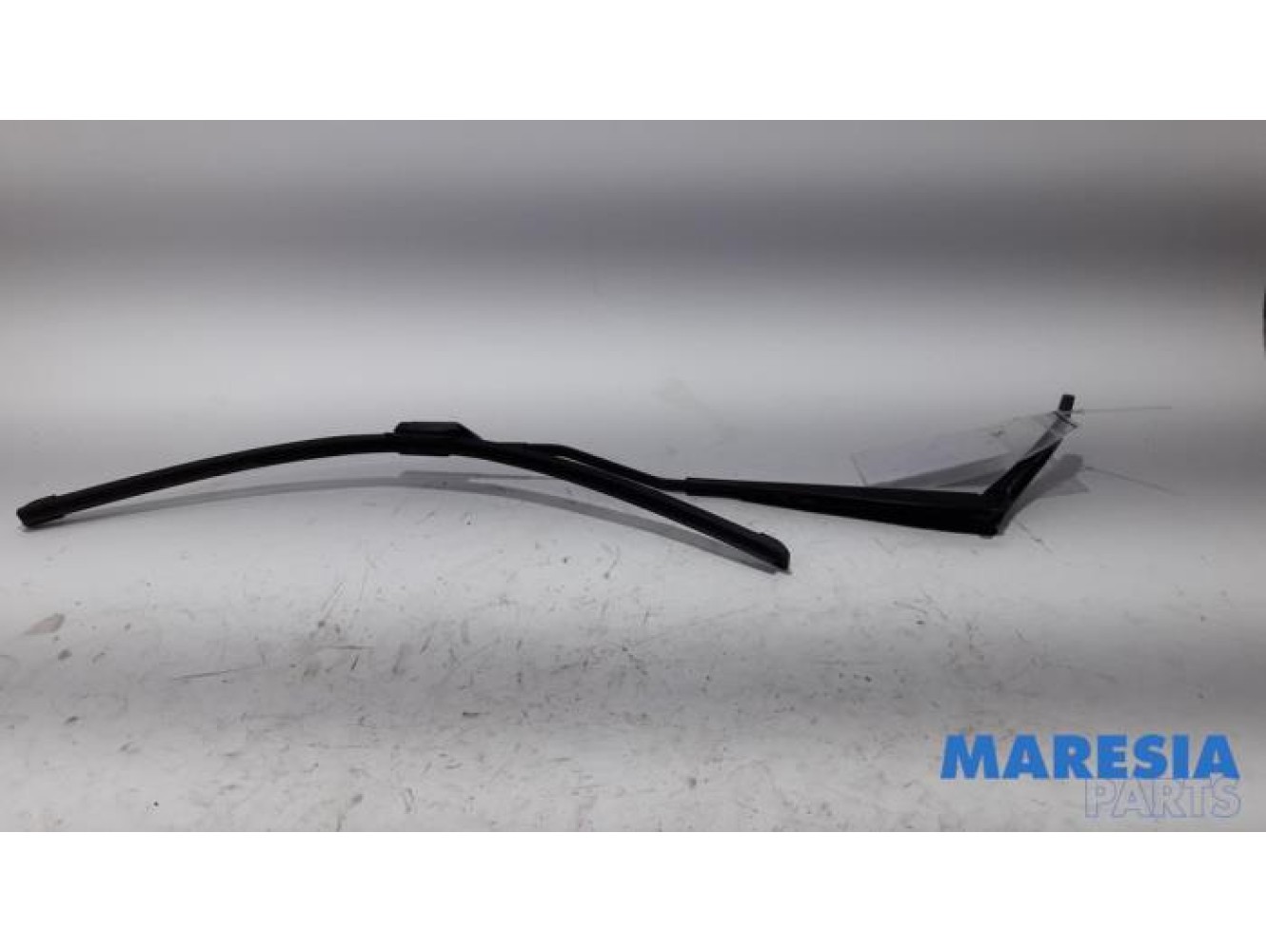 Citroen - C4 - Front wiper arm