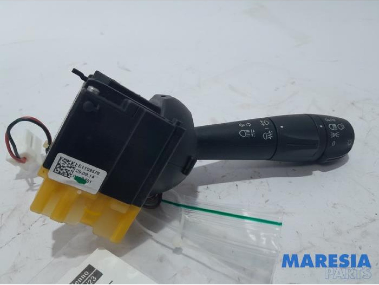 Renault - Twingo - Indicator switch
