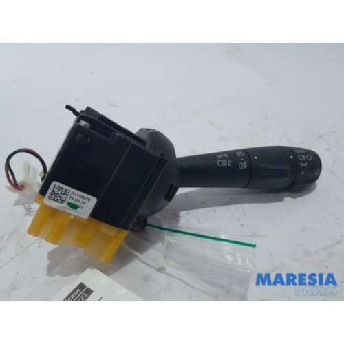 Renault - Twingo - Indicator switch