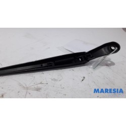 Renault - Twingo - Front wiper arm