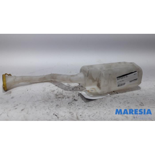 Renault - Twingo - Front windscreen washer reservoir