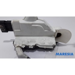 Peugeot - 5008 - Door lock mechanism 4-door, front left
