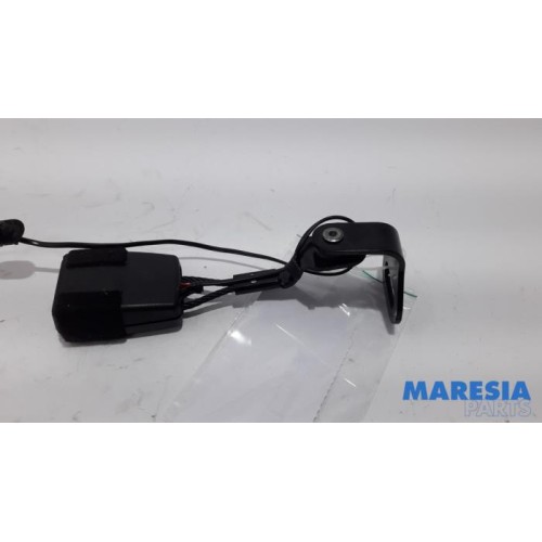 Peugeot - 5008 - Rear seatbelt buckle, left