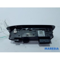 Peugeot - 208 - Multi-functional window switch
