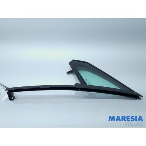 Peugeot - 208 - Quarter light, front left