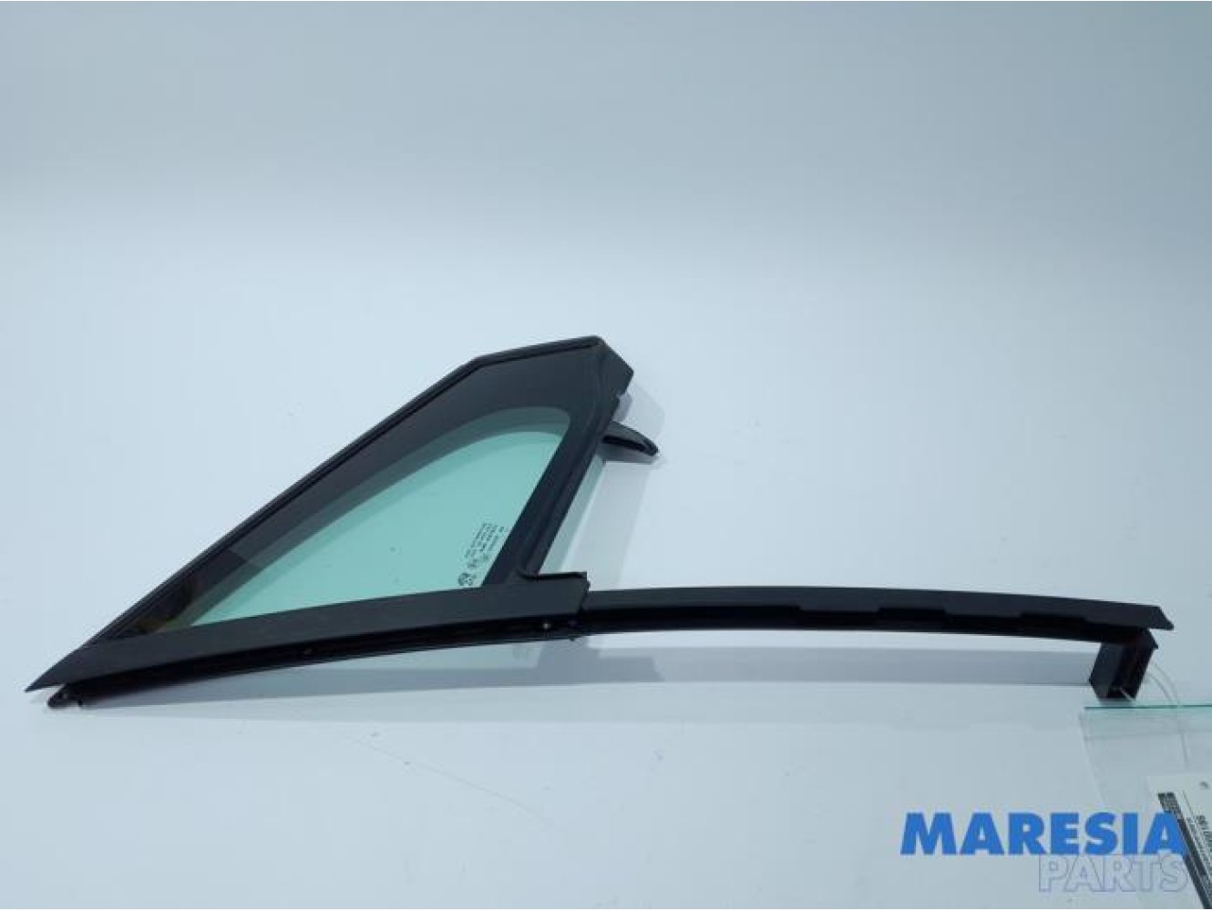 Peugeot - 208 - Vitre triangulaire avant droite