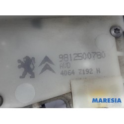 Peugeot - 208 - Front door lock mechanism 4-door, right