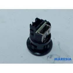 Peugeot - 208 - AUX/USB aansluiting