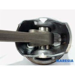 Renault - Clio - Connecting rod