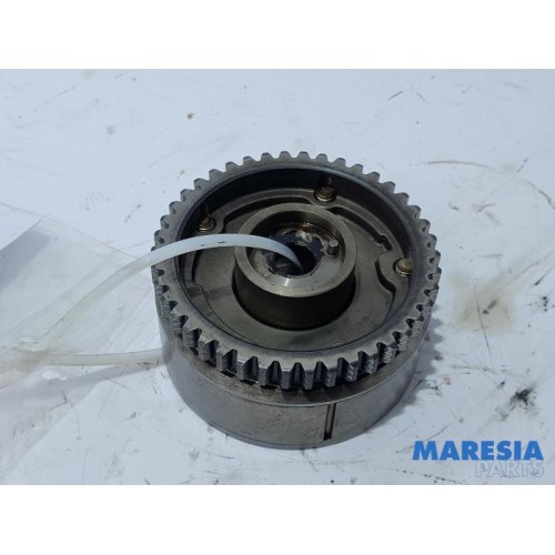 Renault - Clio - Camshaft sprocket