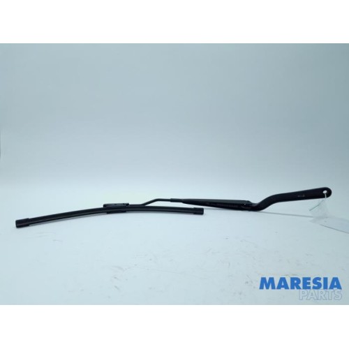 Renault - Twingo - Front wiper arm