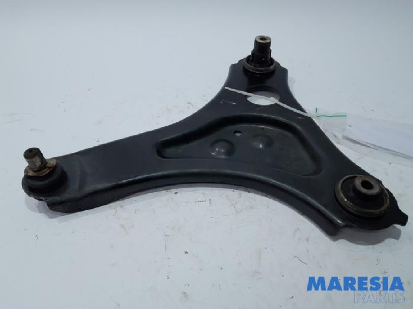 Renault - Twingo - Front wishbone, left