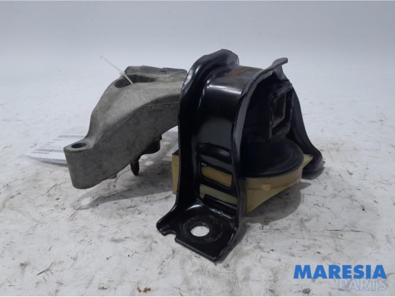 Renault - Kangoo - Engine mount