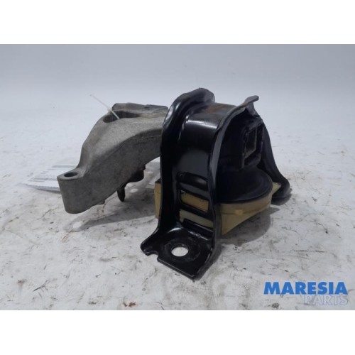 Renault - Kangoo - Engine mount