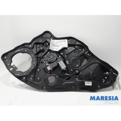 Alfa Romeo - Giulietta - Rear door window mechanism 4-door, right
