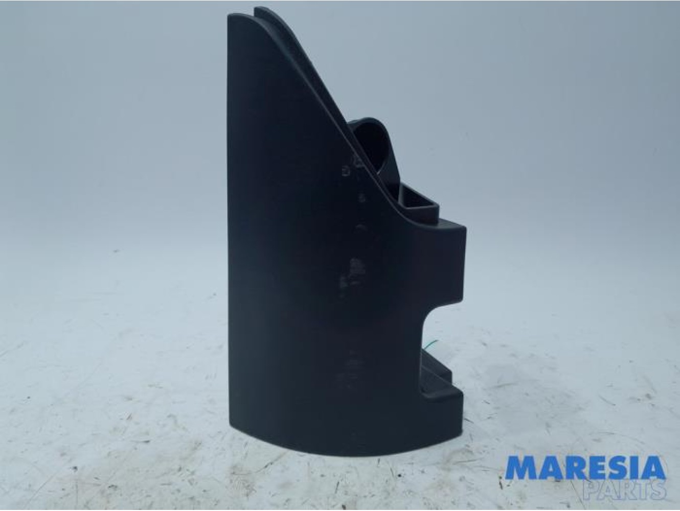 Renault - Kangoo - Rear bumper corner, left