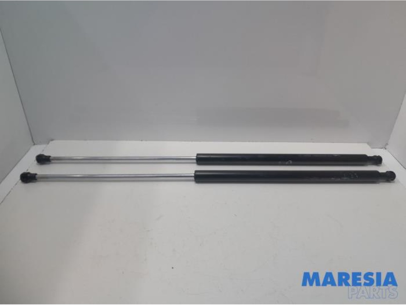 Peugeot - 207 - Set of tailgate gas struts