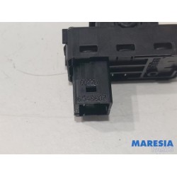 Peugeot - 207 - Electric window switch
