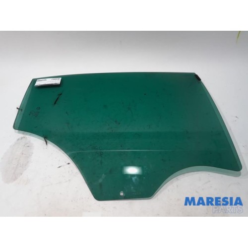 Alfa Romeo - Giulietta - Rear door window 4-door door, rear right