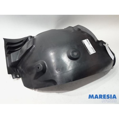 Renault - Megane - Wheel arch liner
