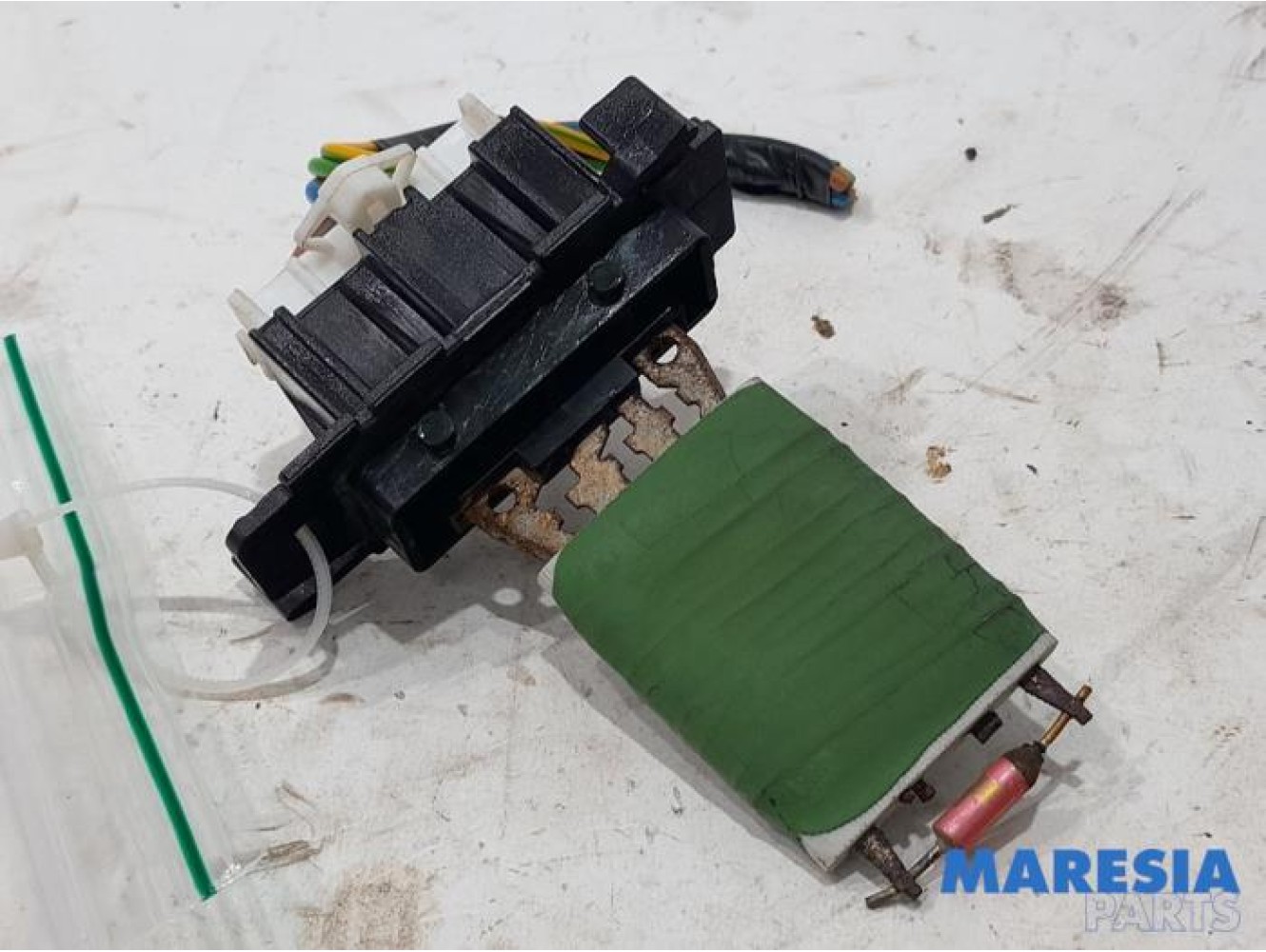 Opel - Combo - Heater resistor