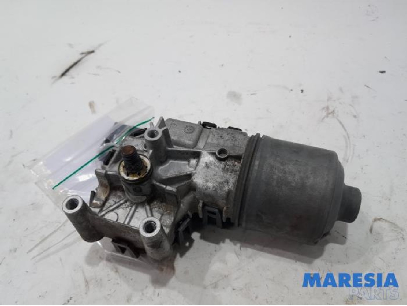 Opel - Combo - Front wiper motor