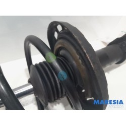 Renault - Megane - Front shock absorber rod, right
