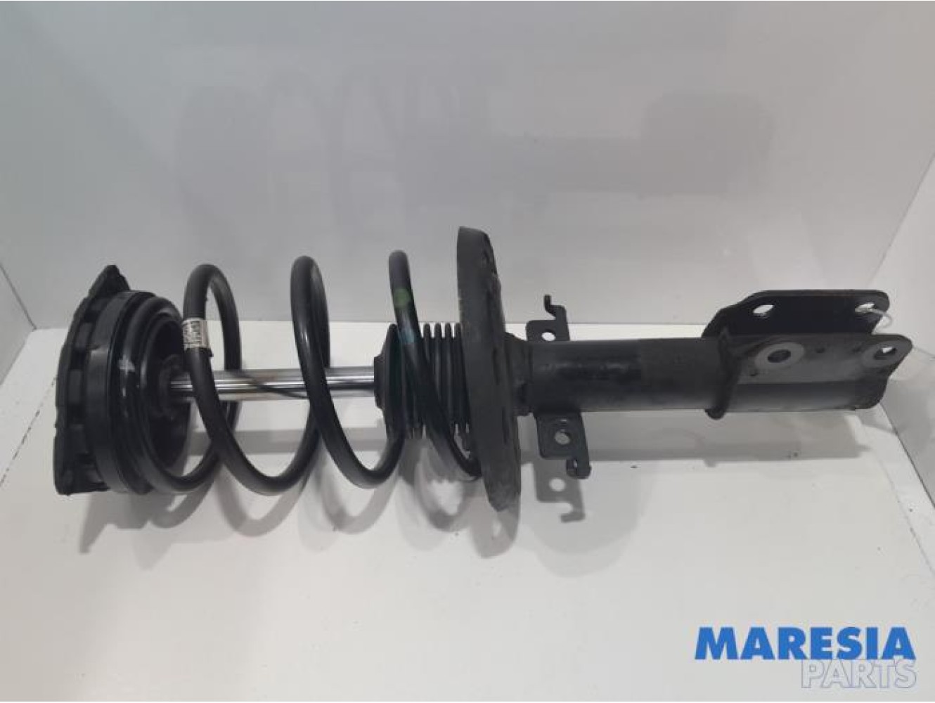 Renault - Megane - Front shock absorber rod, right