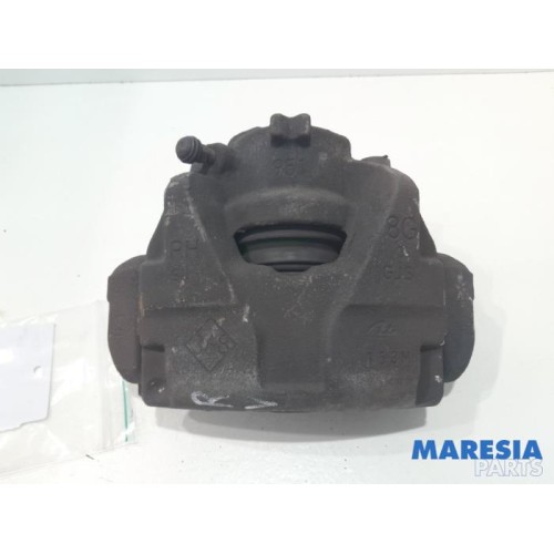 Renault - Megane - Front brake calliper, right