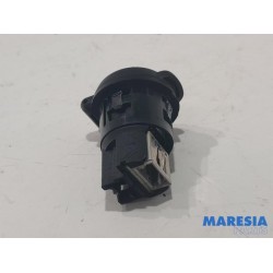 Renault - Megane - AUX/USB aansluiting