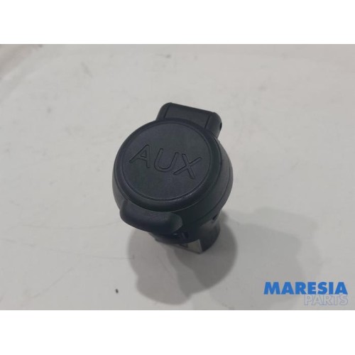 Renault - Megane - AUX/USB aansluiting