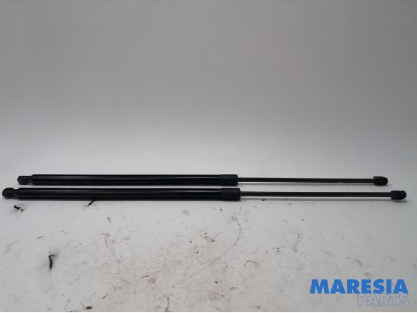 Opel - Combo - Set of tailgate gas struts