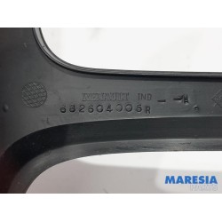 Renault - Trafic - Cadre radio