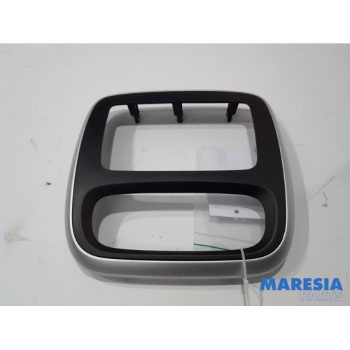 Renault - Trafic - Radiotrim
