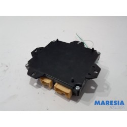 Renault - Trafic - Centrale Deurvergrendelings Module
