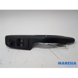 Renault - Trafic - Multi-functional window switch