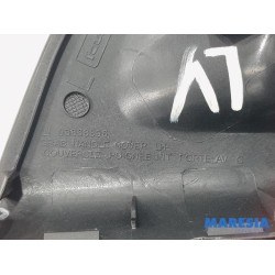 Renault - Trafic - Multi-functional window switch