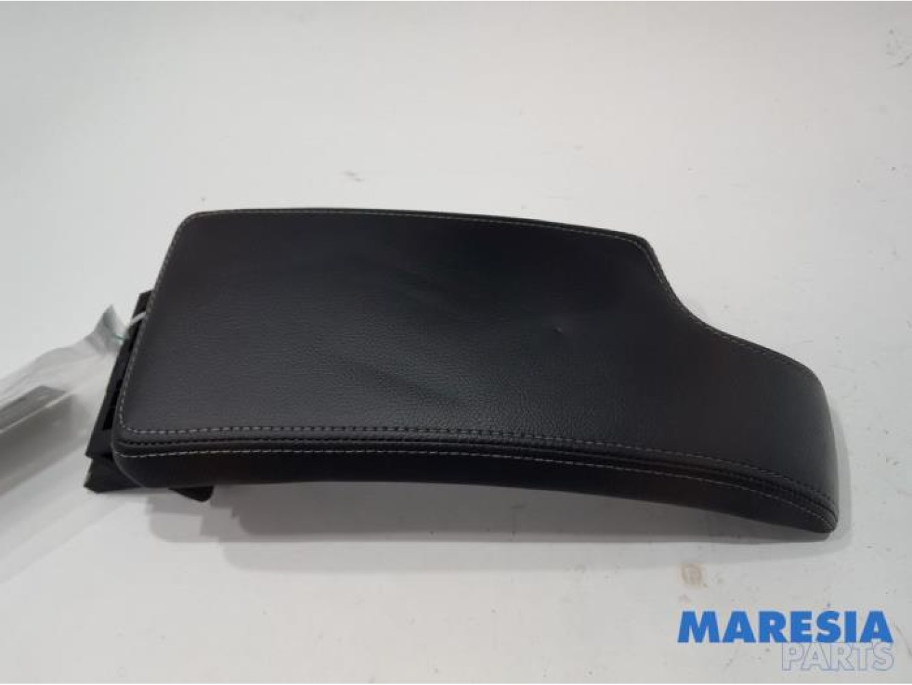 Renault - Megane - Armrest