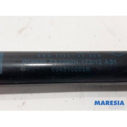 Renault - Megane - Set Gasdempers Achterklep