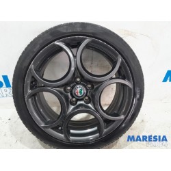 Alfa Romeo - Giulietta - Sportvelgenset + banden