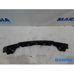 Renault - Megane - Rear bumper bracket central