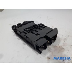 Renault - Megane - Voltage regulator