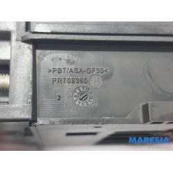 Renault - Megane - Voltage regulator