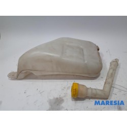 Renault - Megane - Ruitensproeiertank voor