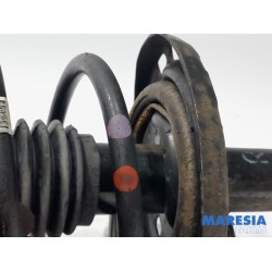 Renault - Megane - Front shock absorber rod, right
