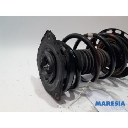 Renault - Megane - Front shock absorber rod, right